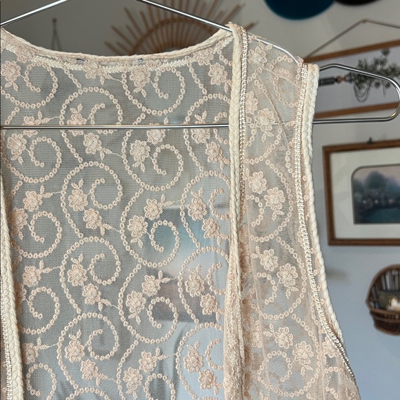 Chico's 30th Anniversary Charlotte Detailed Vest Frappe in Beige - Size S/M - Picture 4 of 10